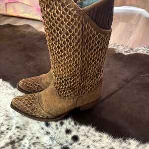Corral boots
